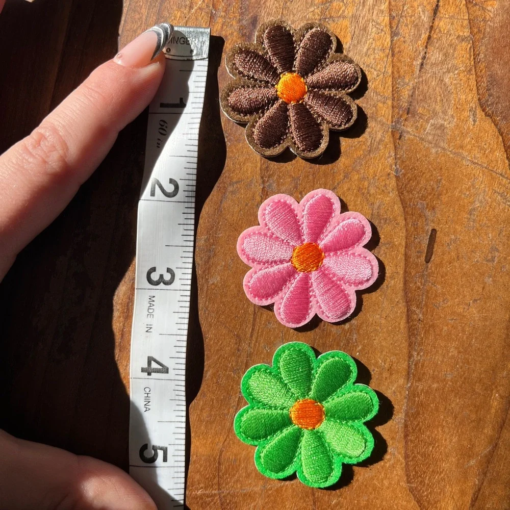 $5 Bundled 💘 Colorful Floral Embroidered Patches - Picture 4 of 6